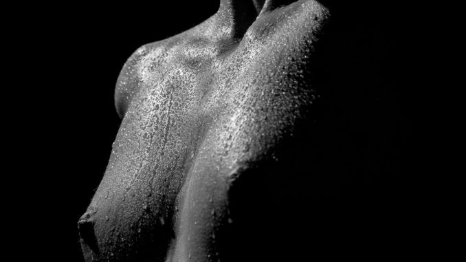 nude-1337532_1920