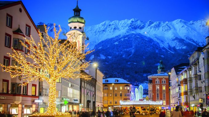 FormatFactory(c)InnsbruckTourismus_Christkindlmarkt Innsbruck Maria-Theresien-Stra+ƒe
